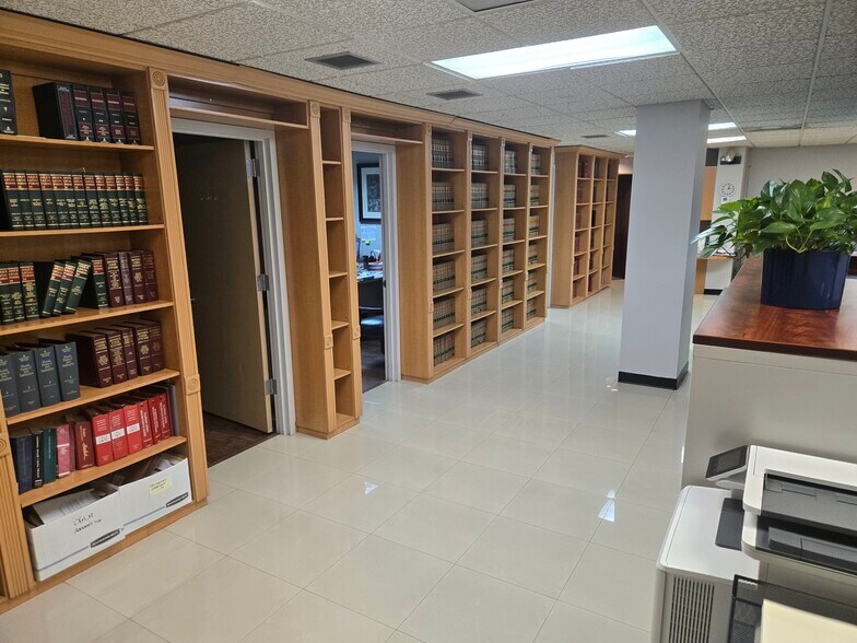 More Photos Of 909 NE 163rd St, North Miami Beach Medical For Sale