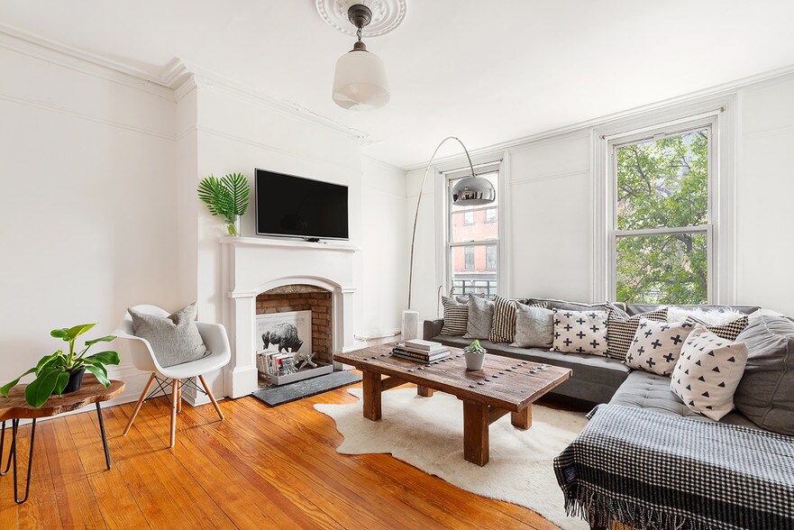 More Photos Of 62 Grand St, Brooklyn Storefront Retail Residential For Sale