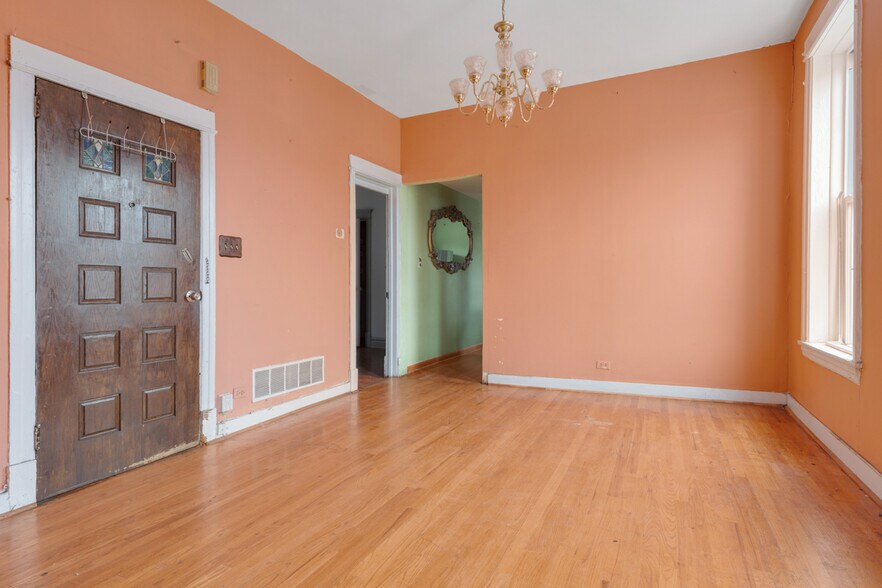 More Photos Of 3000 W Diversey Ave, Chicago General Retail For Sale