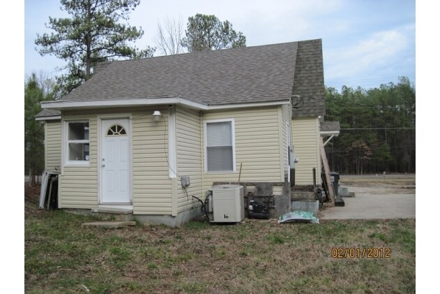 More Photos Of 18436 Jefferson Davis Hwy, Ruther Glen Office Residential For Lease