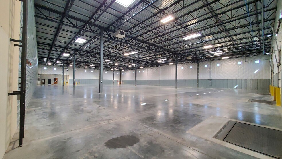 More Photos Of 711 S Clearwater Loop, Post Falls Manufacturing For Lease