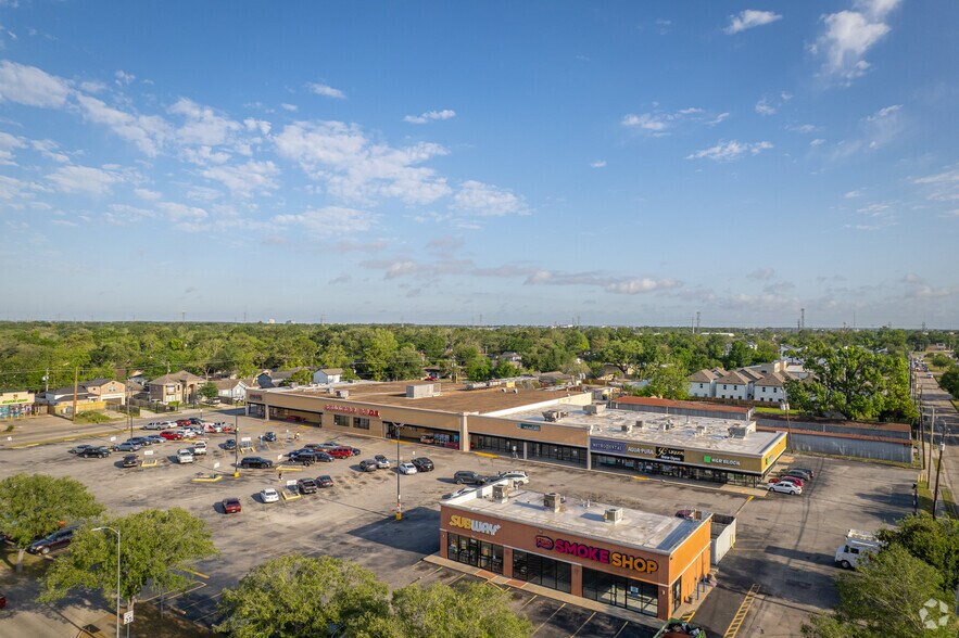 More Photos Of 9474-9496 Hammerly Blvd, Houston Unknown For Lease
