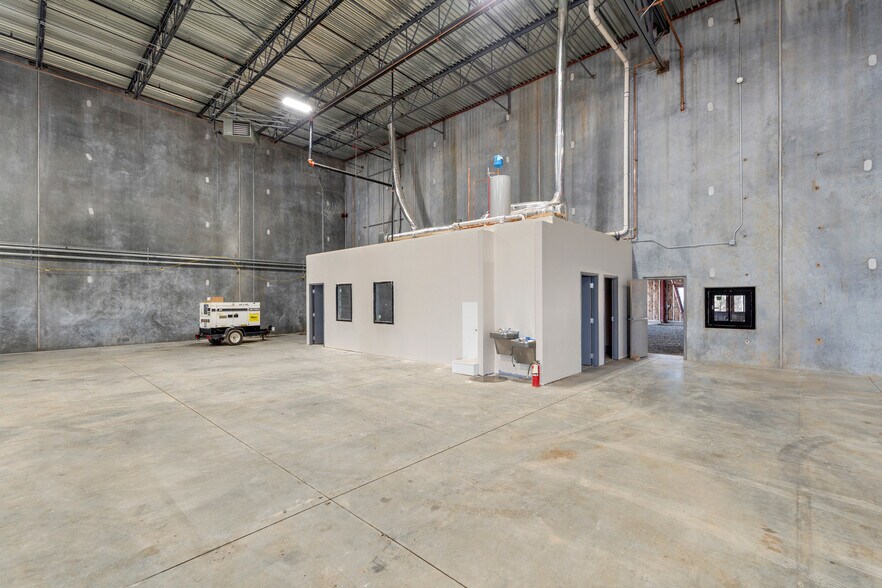 More Photos Of 9540 Rodney St, Pineville Industrial For Sale