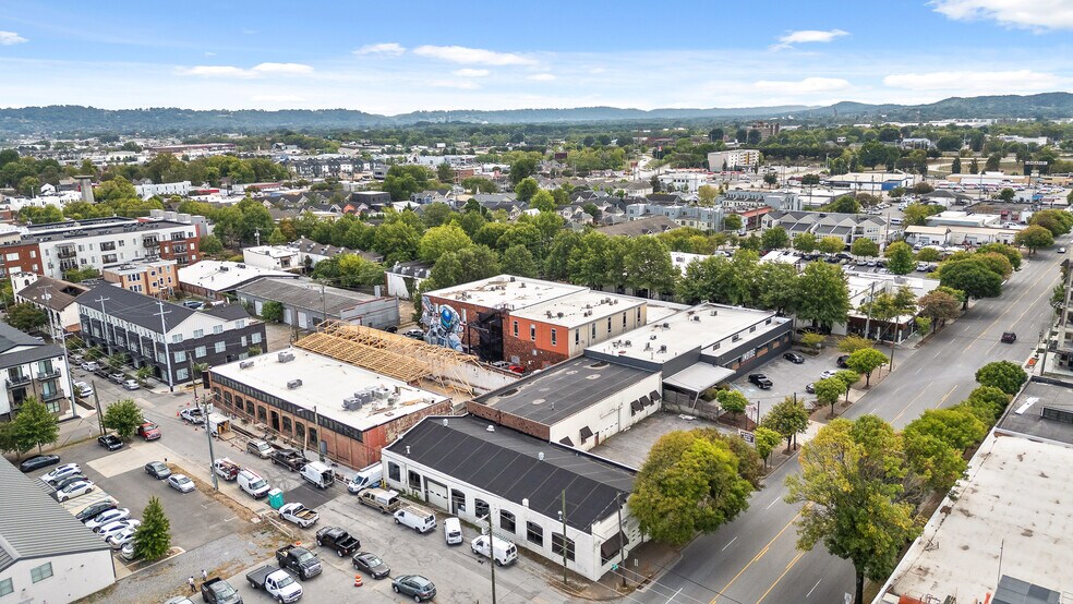 More Photos Of 1600 Broad St, Chattanooga General Retail For Sale