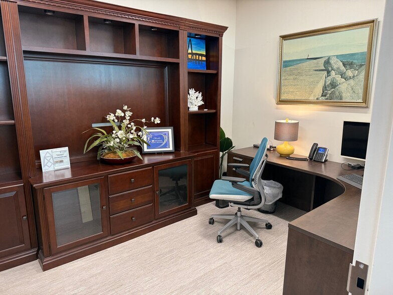 More Photos Of 75 Port City Lndg, Mount Pleasant Office For Lease