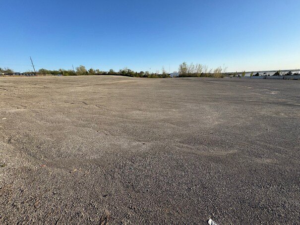 More Photos Of 8753 E US 40 Hwy, Kansas City Land For Lease