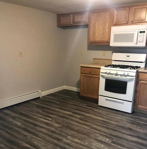 More Photos Of 522 N Main St, Hanna City Apartments For Sale