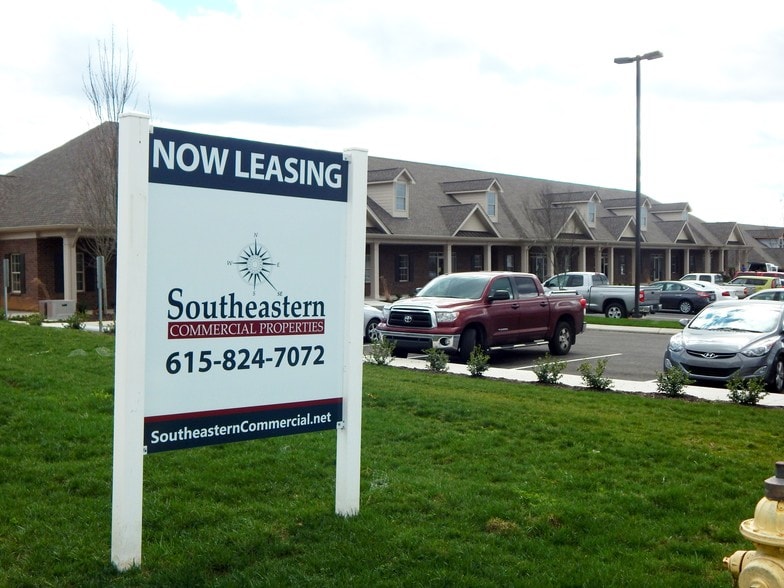 More Photos Of 1528 Hunt Club Blvd, Gallatin Office For Lease