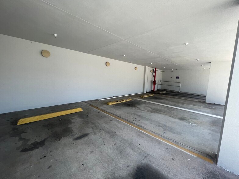 More Photos Of 420 Tamiami Trl S, Venice Medical For Sale