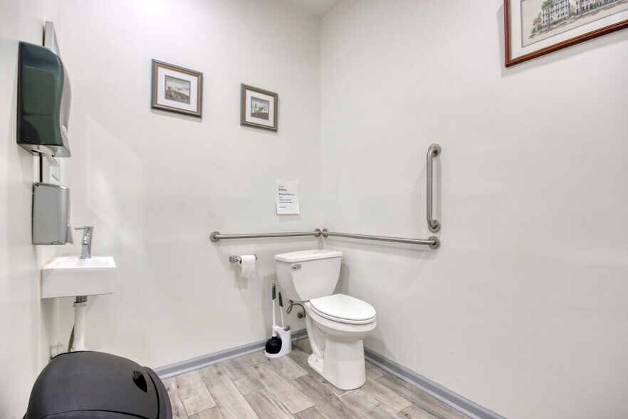 More Photos Of 604 Front St, Georgetown Office For Sale