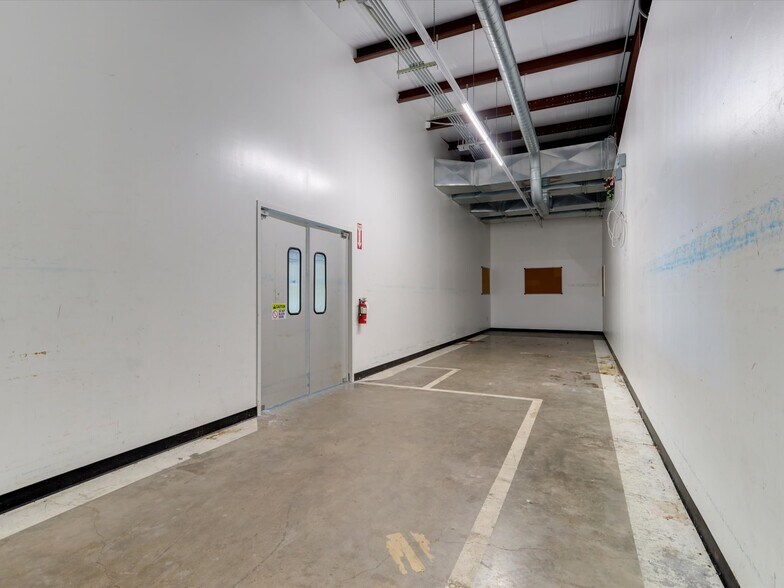 More Photos Of 82 N Kessler Ave, Schulenburg Freestanding For Sale