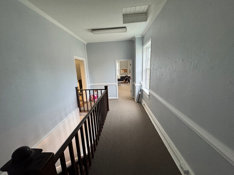 More Photos Of 51 E Lee St, Warrenton Storefront Retail Office For Sale