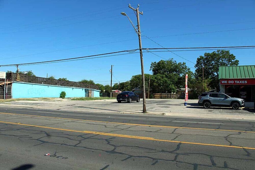 More Photos Of 3815 W Commerce St, San Antonio Coworking Space