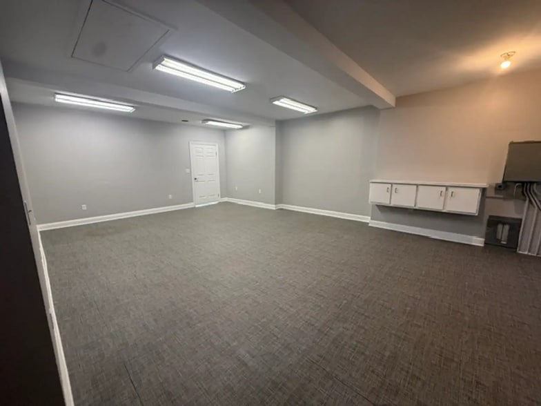 More Photos Of 2110-2112 Stone St, Port Huron Office Residential For Lease