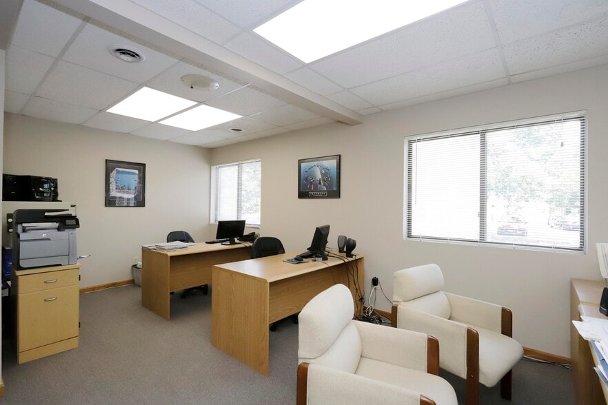 More Photos Of 1 Welby Rd, New Bedford Office For Sale