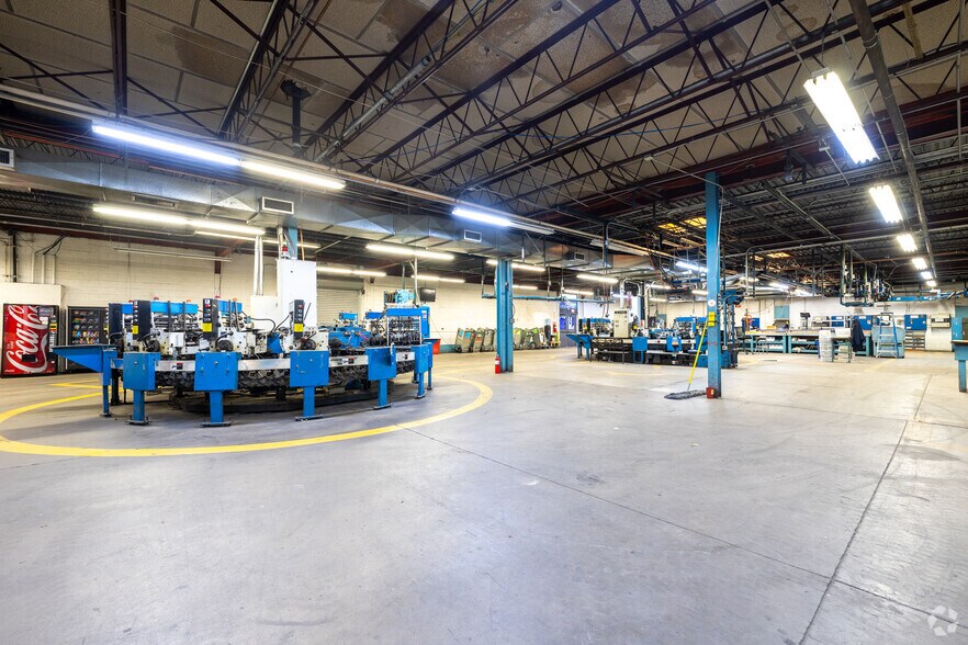 More Photos Of 825 W 6th St, Pueblo Light Distribution For Sale