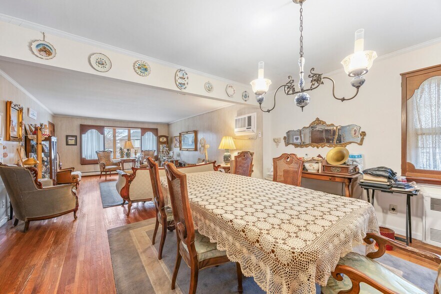 More Photos Of 15744 97th St, Howard Beach Multifamily For Sale