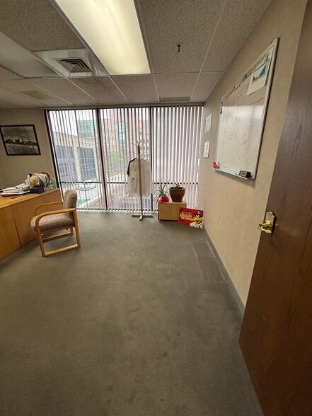 More Photos Of 456 Fulton St, Peoria Office For Sale