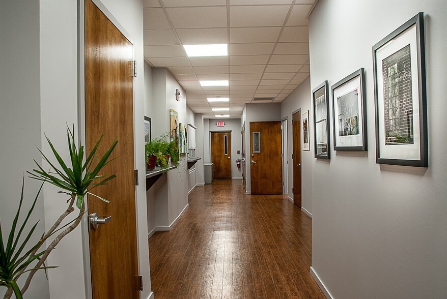 More Photos Of 30 W Main St, Riverhead Office For Lease