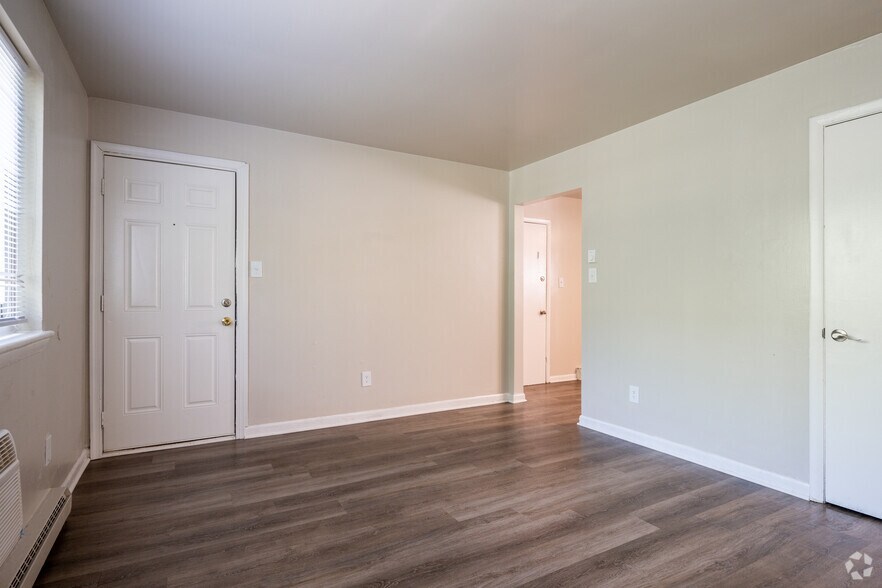 More Photos Of 420 S 21st Ave, Hopewell Apartments For Sale
