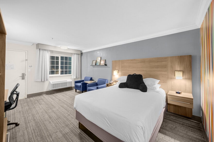 More Photos Of 28980 Old Town Front St, Temecula Hotel For Sale