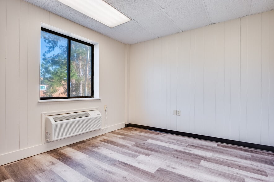 More Photos Of 161 Center St, Jacksonville Truck Terminal For Lease