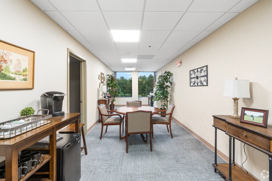 More Photos Of 609 W Johnson Ave, Cheshire Medical For Lease