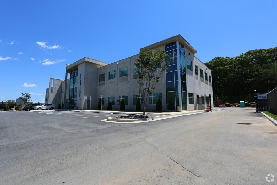 More Photos Of 7521 Jefferson Ave, Hyattsville Flex For Lease