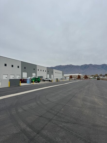 More Photos Of 235 Sugar St, Layton Industrial For Lease