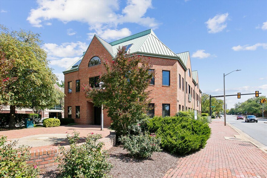 More Photos Of 1501 Duke St, Alexandria Office For Sale