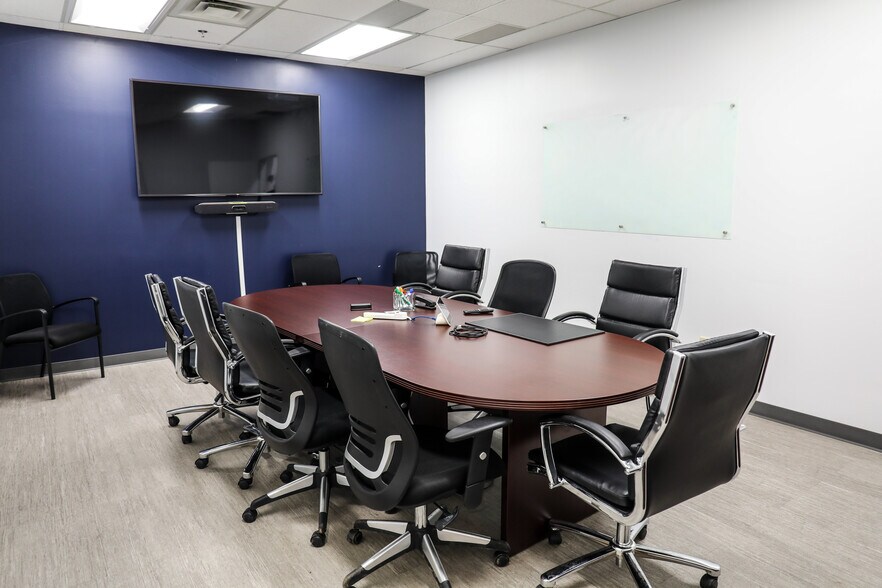 More Photos Of 1585 Roadhaven Dr, Stone Mountain Warehouse For Lease