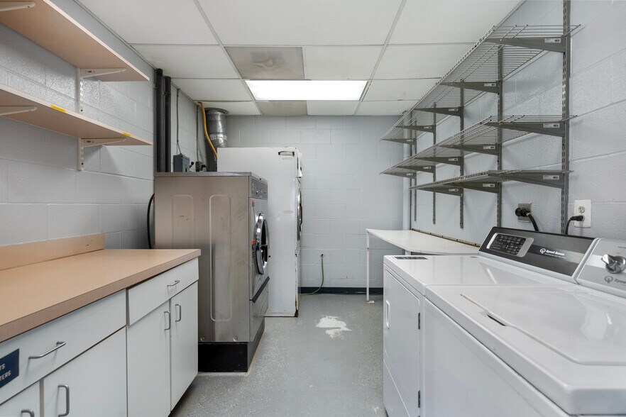 More Photos Of 3731 Berryville Pike, Charles Town Veterinarian Kennel For Sale