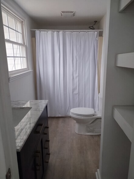 More Photos Of 119 W Main St, Youngsville Freestanding For Sale