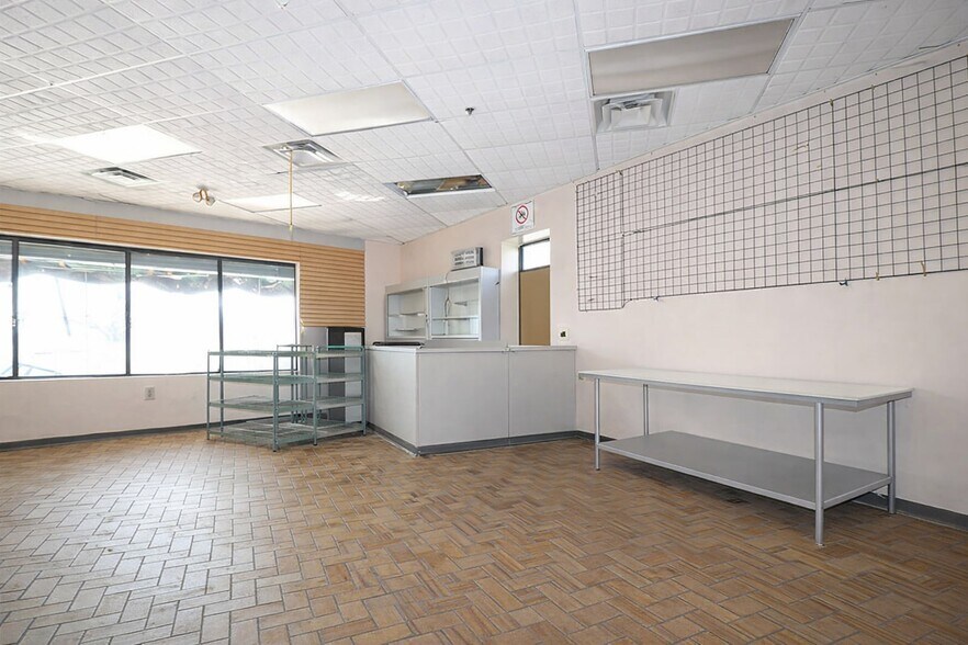 More Photos Of 10909 Rockaway Blvd, South Ozone Park Storefront For Lease