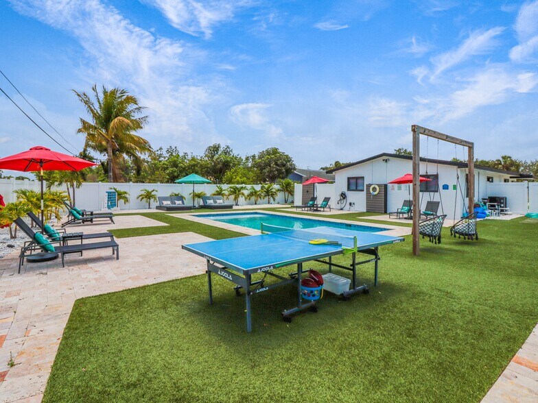 More Photos Of 1705-1709 NE 3rd Ave, Delray Beach Apartments For Sale