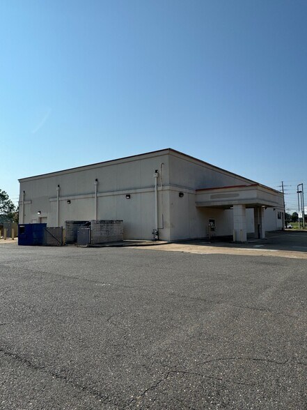 More Photos Of 9194 Mansfield Rd, Shreveport Drugstore For Lease