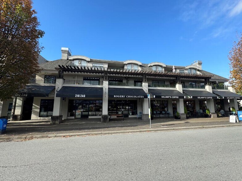 30653069 Edgemont Blvd, North Vancouver, BC V7R 2N5 Apartments For