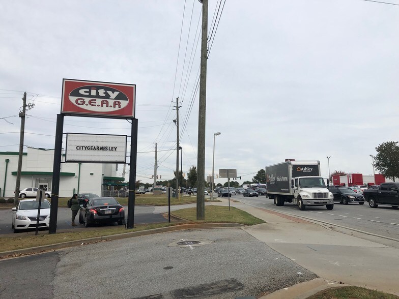 More Photos Of 2545 Wesley Chapel Rd, Decatur Freestanding For Lease
