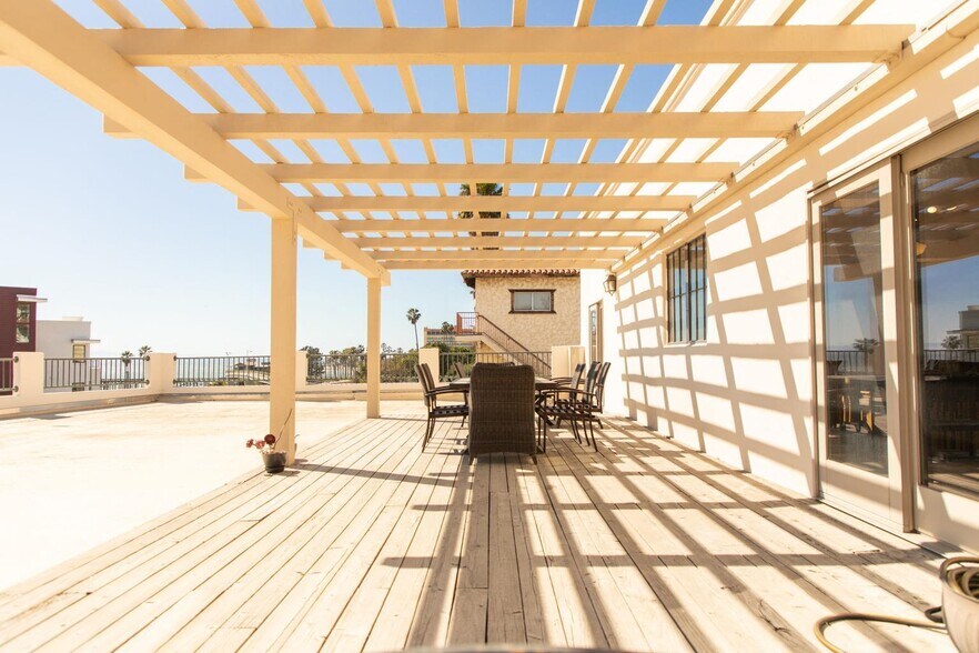 More Photos Of 305 S Kalorama St, Ventura Office For Lease