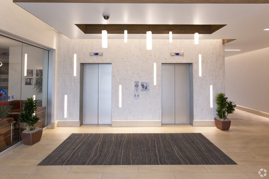 More Photos Of 4401 N Atlantic Ave, Long Beach Coworking Space