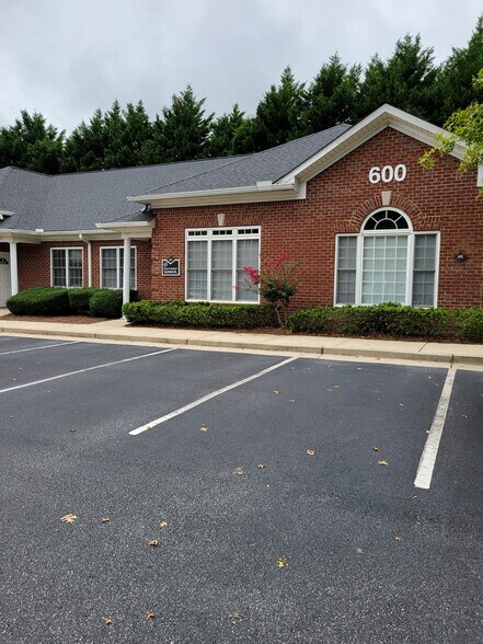 More Photos Of 2450 Atlanta Hwy, Cumming Office For Lease