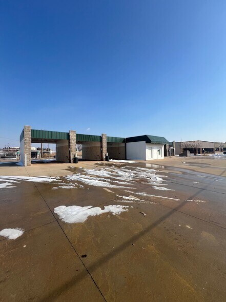 More Photos Of 1226 S Holly Ave, Yukon Carwash For Sale