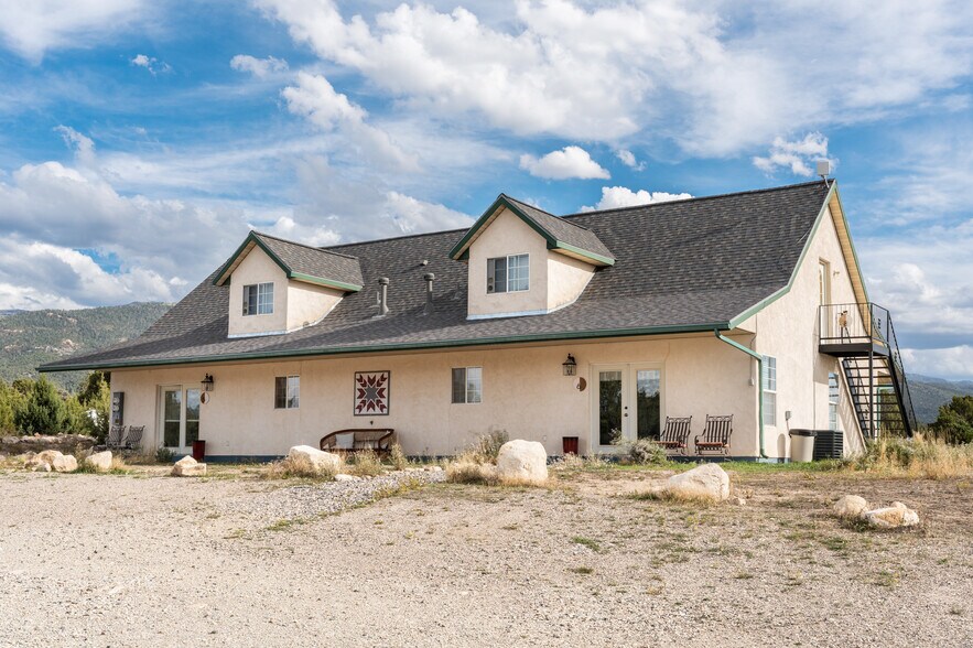 More Photos Of 11550 Pigeon Hollow Rd, Spring City Hotel For Sale