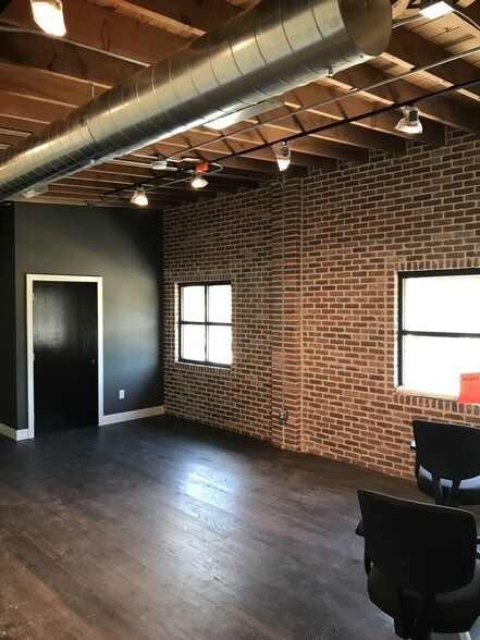 More Photos Of 3141-3149 S Broadway, Englewood Storefront Retail Office For Lease