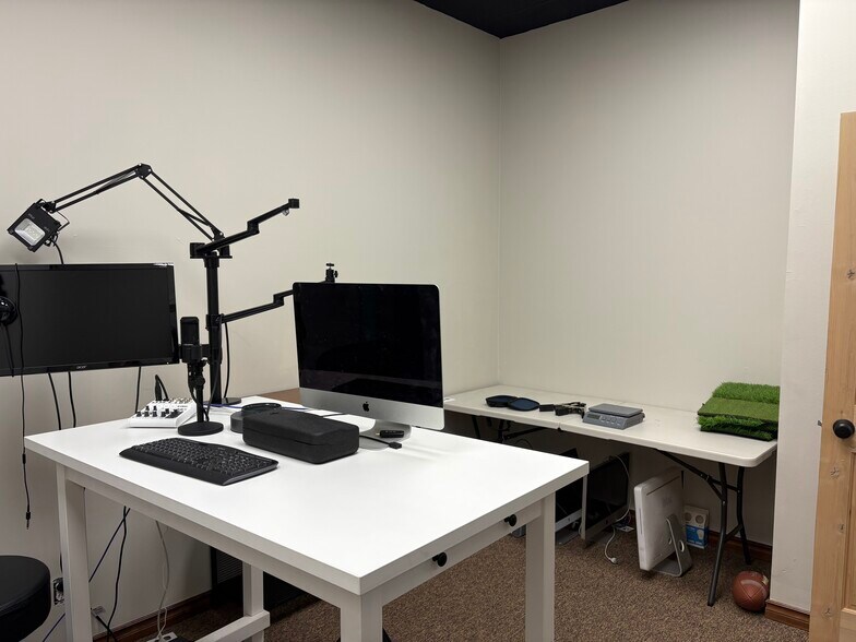 More Photos Of 2801 N Government Way, Coeur d'Alene Light Manufacturing For Sale
