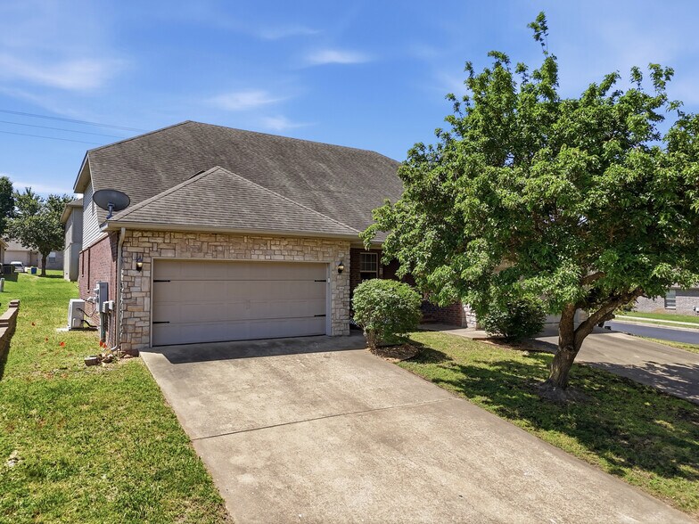 More Photos Of 3403 SW Deerfield Blvd, Bentonville Multifamily For Sale