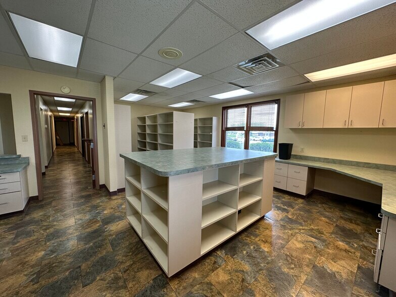 More Photos Of 1355 W Main St, Bellevue Office For Lease