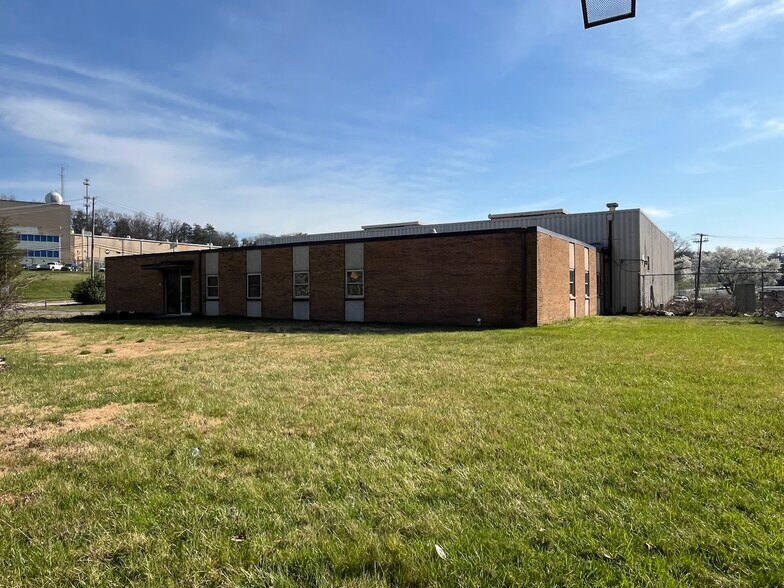 More Photos Of 4601 Lydell Rd, Cheverly Warehouse For Lease