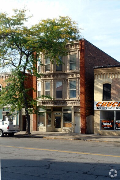 Primary Photo Of 839-841 N Salina St, Syracuse Storefront Retail Residential For Lease