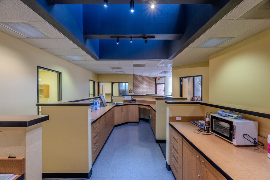More Photos Of 1570 S Rainbow Blvd, Las Vegas Office For Lease